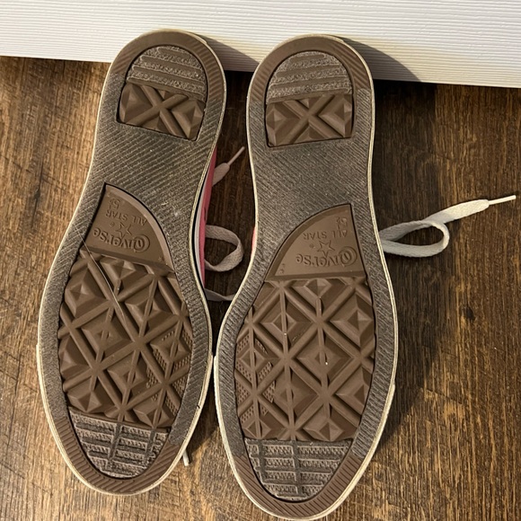 Pink Converse - Picture 5 of 5